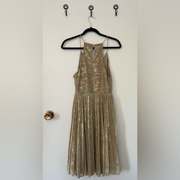 Sam Edelman Gold Metallic V-Neck Pleated Cocktail Dress - Picture 2 of 3